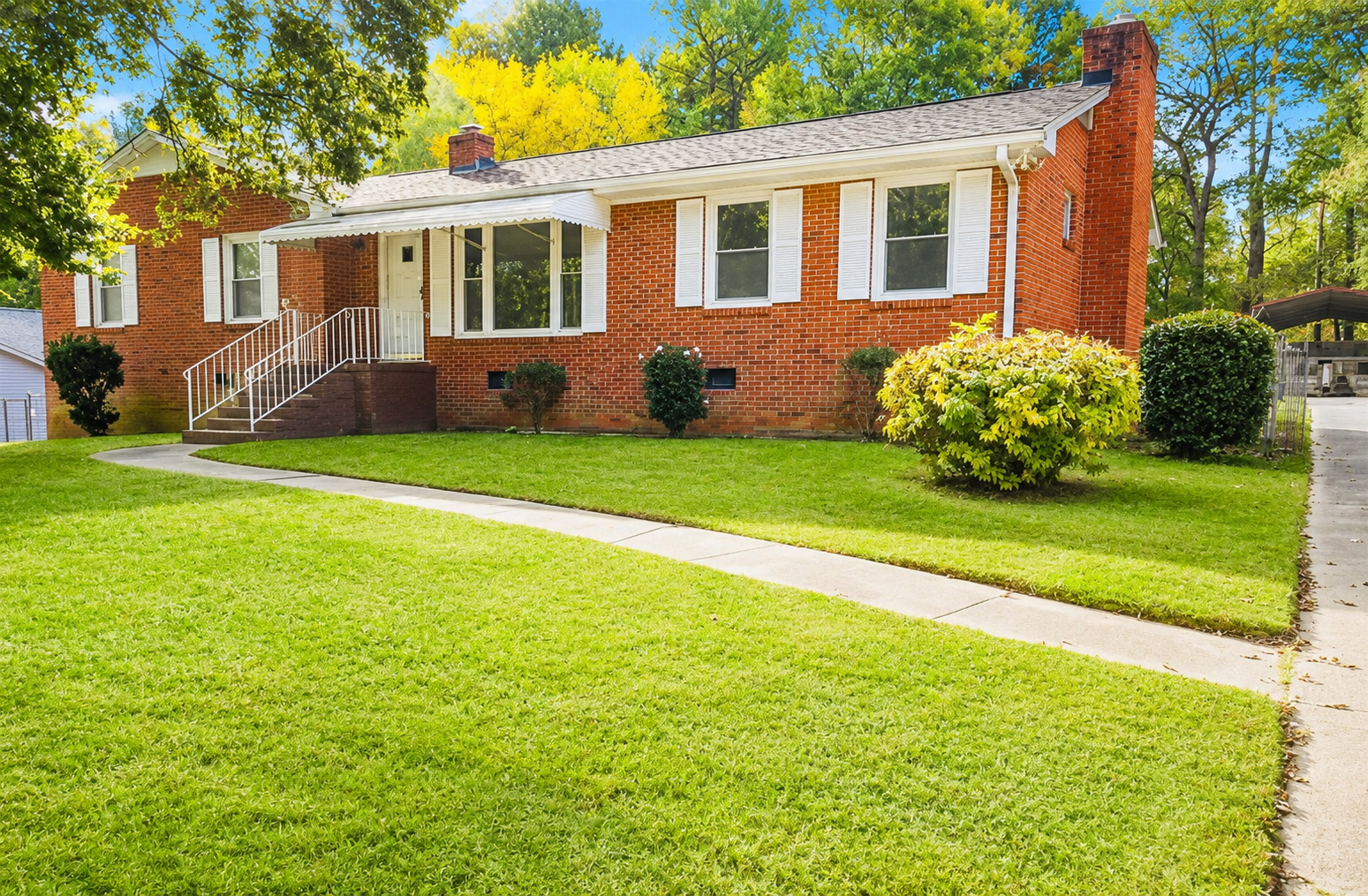 106 Oakmont Drive